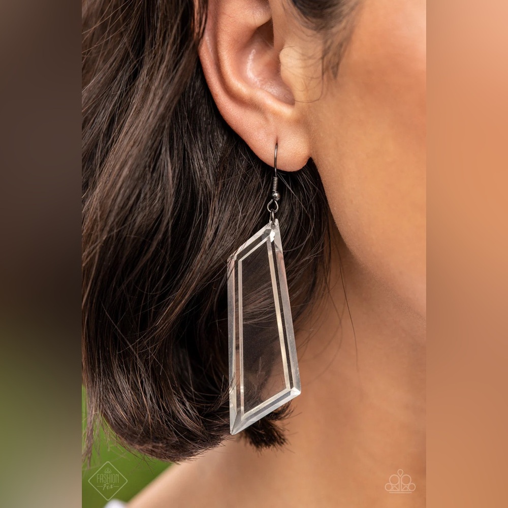 ❤️‍🔥5/$25❤️‍🔥 The Final Cut White Earrings